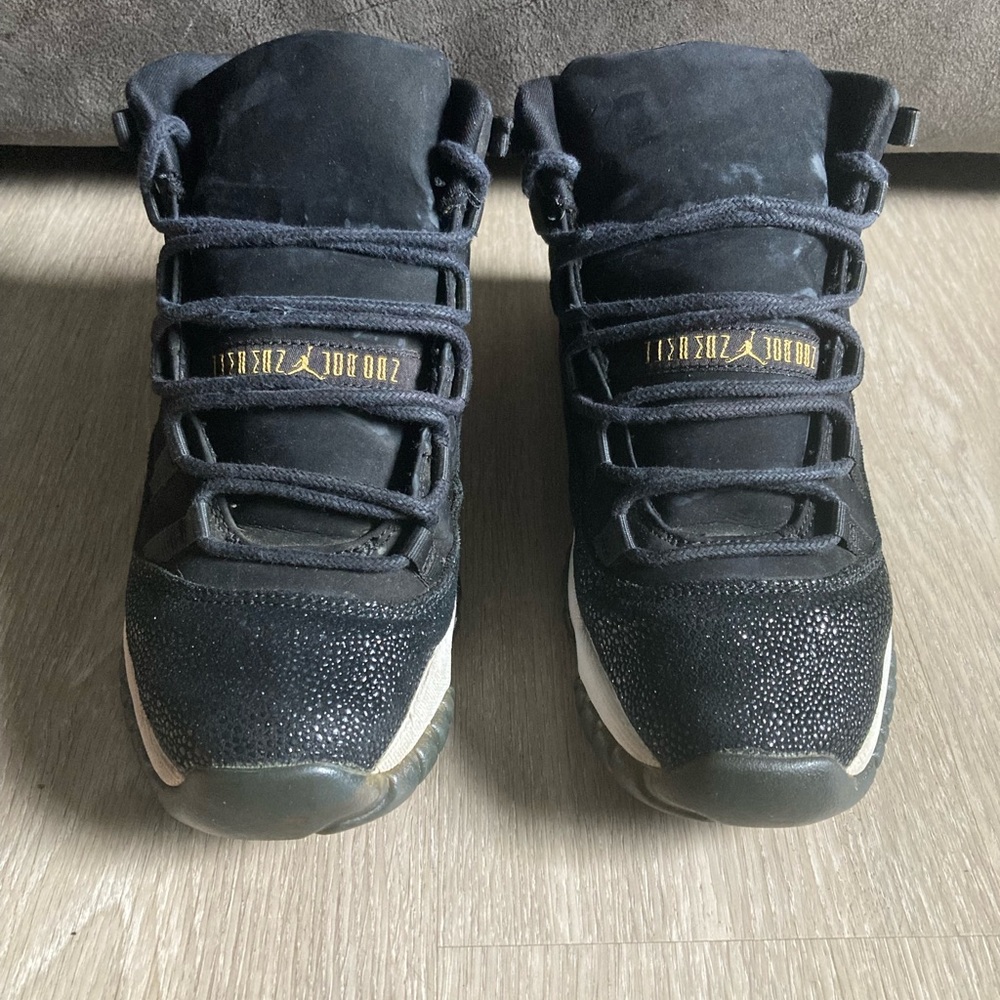 Jordan 11 Retro Heiress Black Stingray